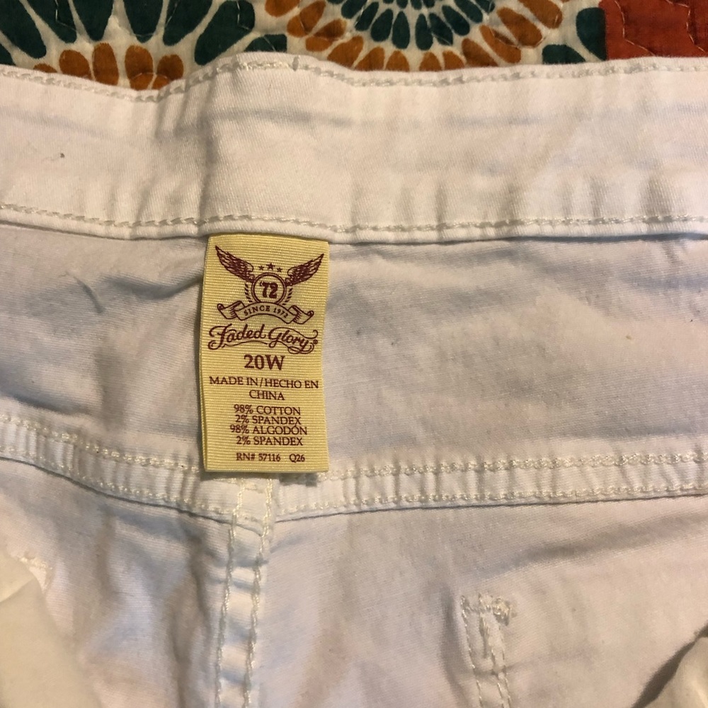 Shorts - Picture 2 of 3